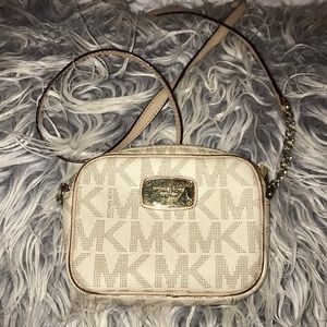 Michael kors crossbody